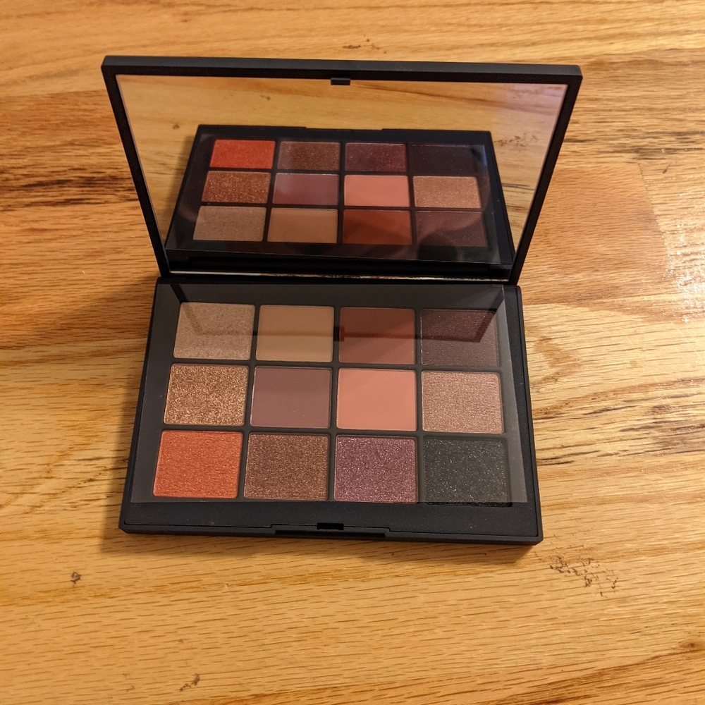 NARS eyeshadow palette extreme effects
